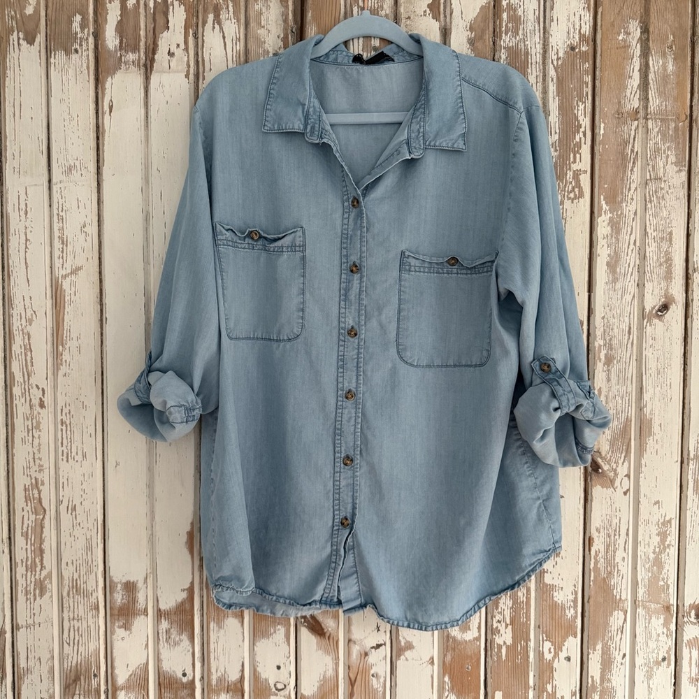 Sanctuary Light Blue Tencel Button-Up Shirt, Labeled XXL - runs more like an XL - Picture 6 of 12